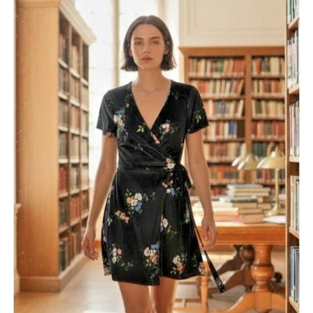 Urban Outfitters mini velour feel floral wrap dress size XS coquette babydoll